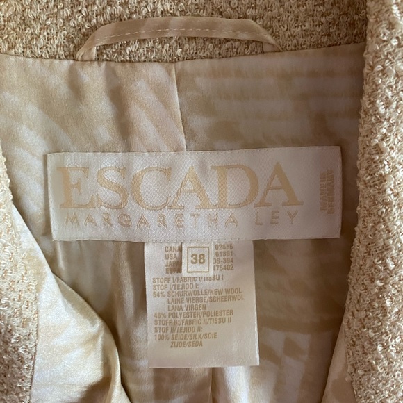 Escada suit - Picture 6 of 8